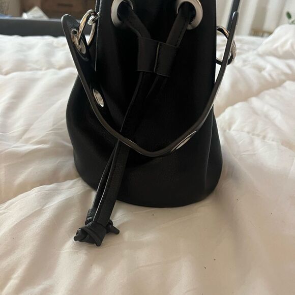 (FOREVER 21) mini bucket bag - Picture 4 of 7